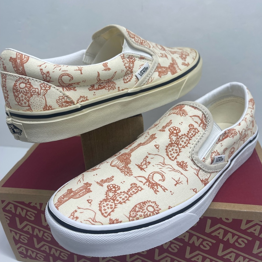 Vans Men’s Classic Slip-On
Desert Vibes Turtle dove/True W Sneakers 
VN0A5JLX8NL - Picture 5 of 16